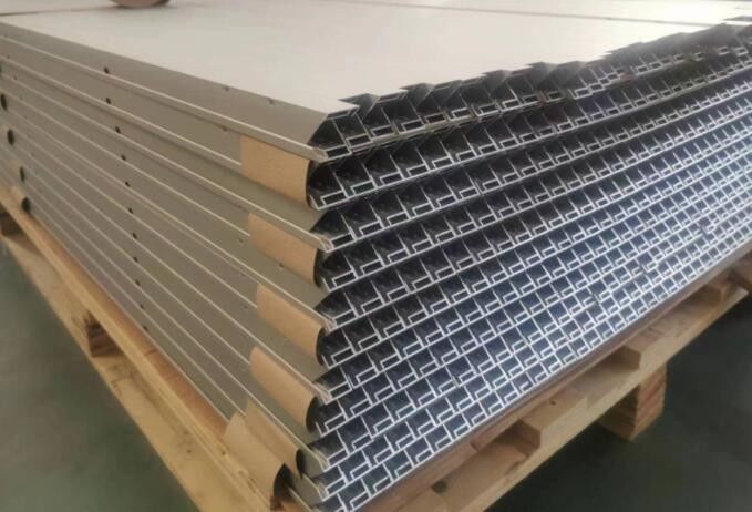 30-50 ปี อายุการใช้งาน โครงการติดตั้งแผงแสงอาทิตย์ Anodized สําหรับความทนทาน ความทนทานต่ออากาศสูง